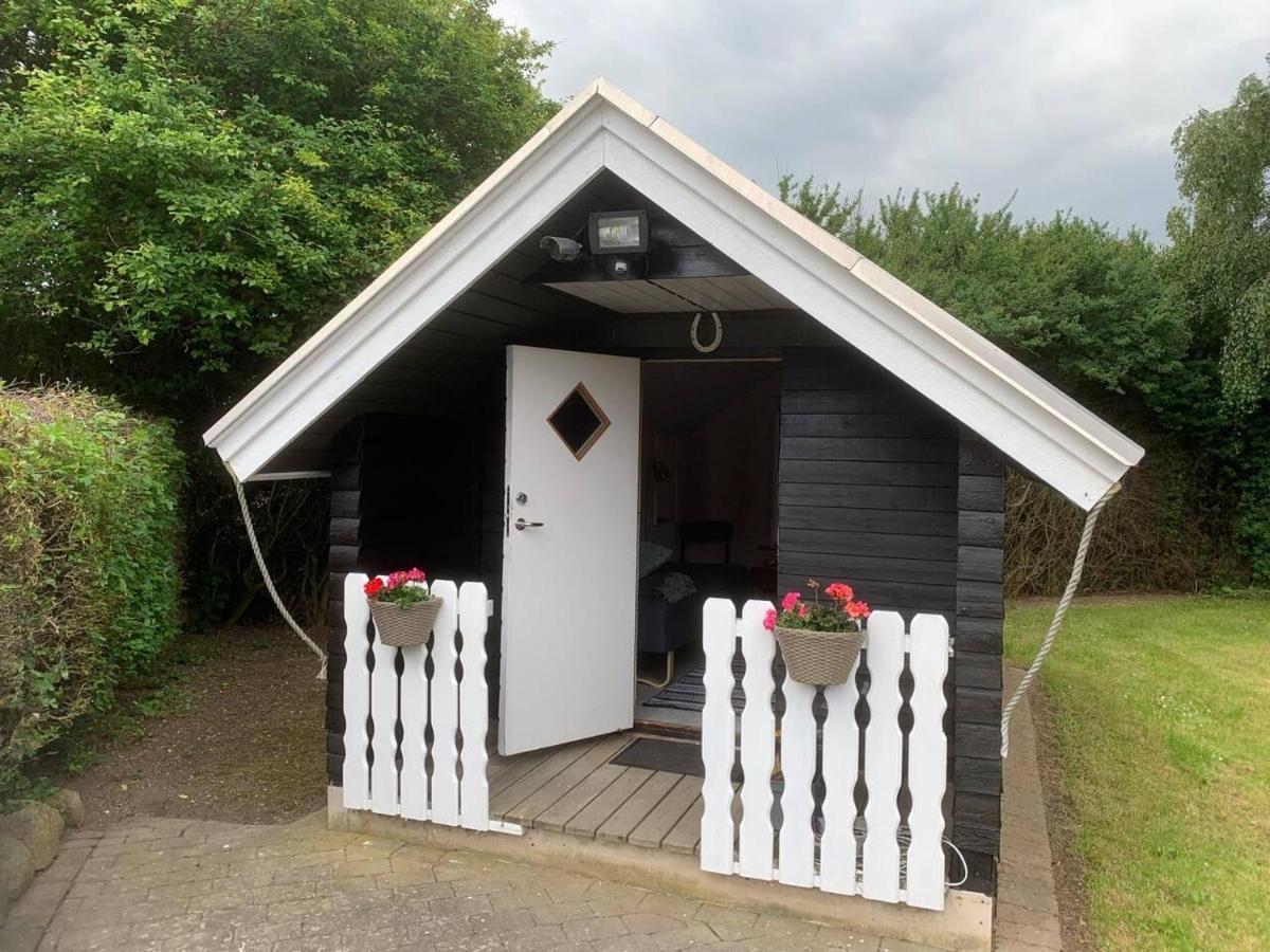 Stunning Romantik Cabin Close To Baltic Sea Villa Idestrup Exterior foto