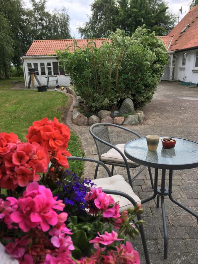 Stunning Romantik Cabin Close To Baltic Sea Villa Idestrup Exterior foto